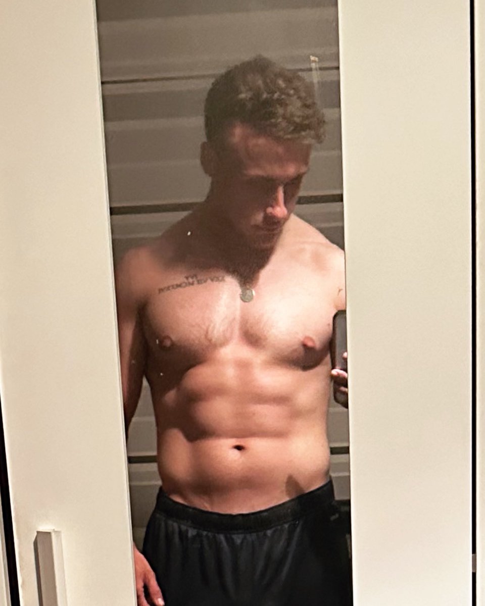 Jon tweet media
