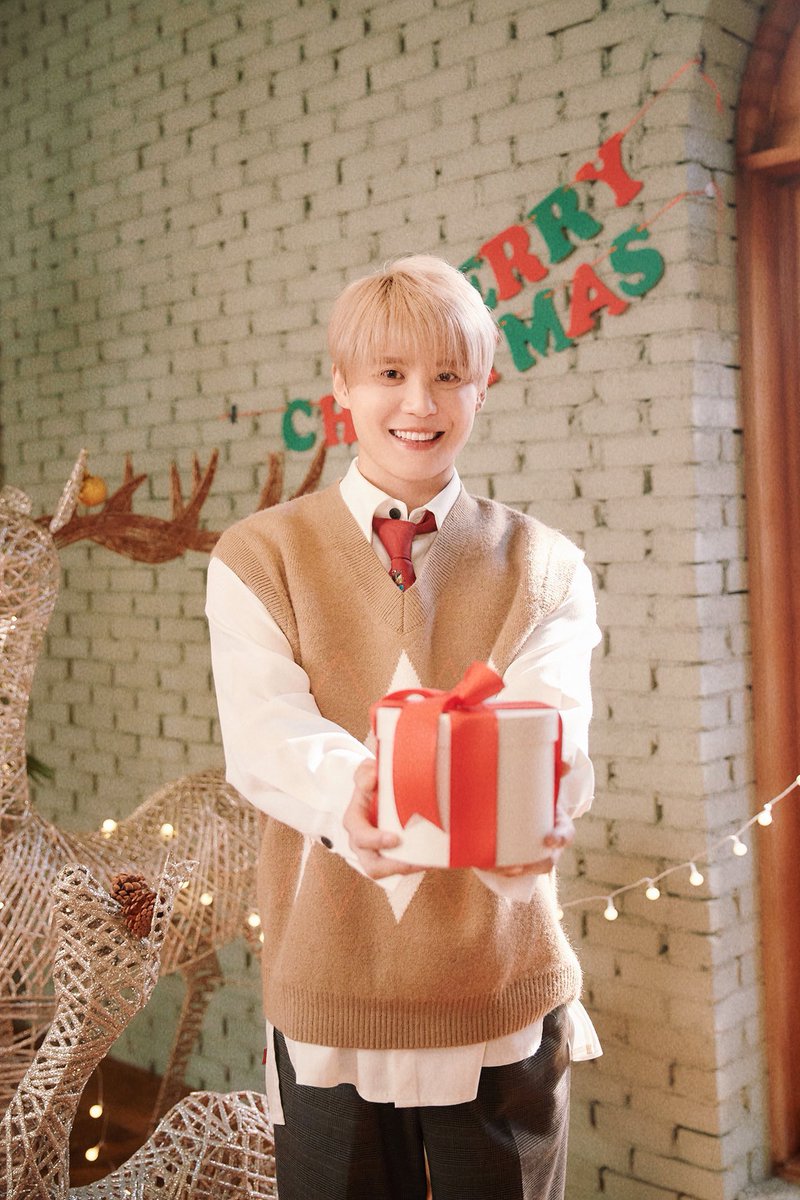 레크콘이 드디어 내일이네요!
내일 시간, 장소, 착장 공구계에 공지드리겠습니다:)

가급적 ⭐️첫 콘 날⭐️ 받으러 와주시면 정말정말 감사하겠습니다🙇🏻‍♀️ 그리고 답례는 정중히 사양합니다❤️ 코넛들 마음만 받을께요🥥

다들 샤몽하시구 내일 뵈어요✨