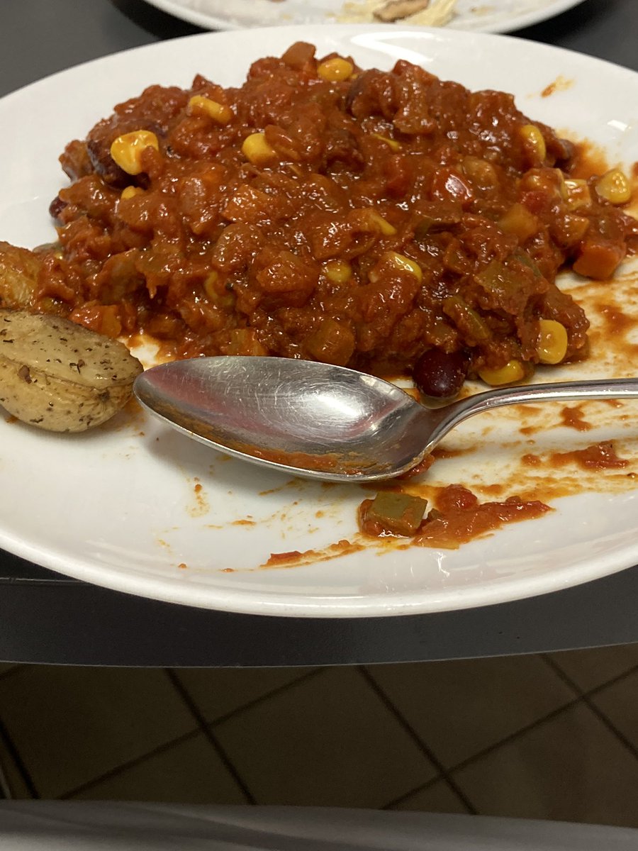 Arizona10011's tweet photo. Personalessen: Chilli con carne ohne chilli und ohne carne https://t.co/bv8DMJYtSm