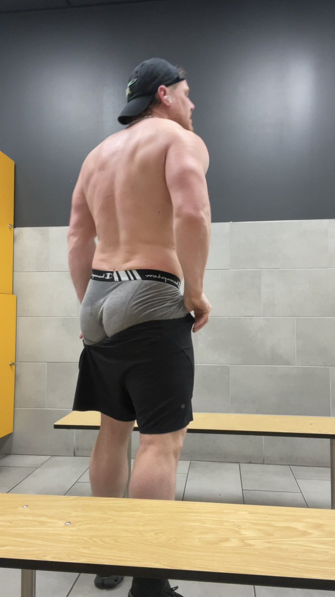 dadbodjock's tweet photo. Slutty grey champion boxer briefs #uotd https://t.co/1yJyaSHeF4