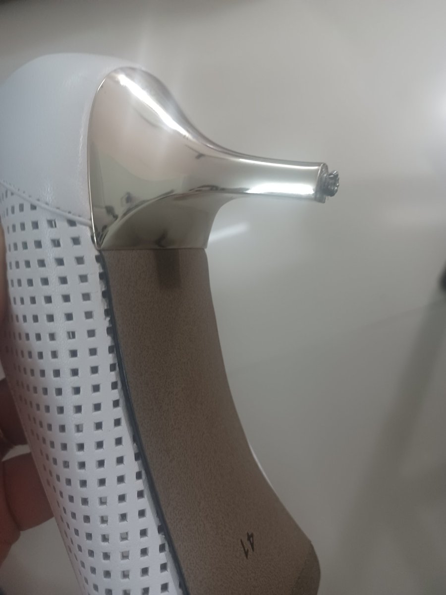 Heel came out within 10 minutes of wearing. Pls refund or replace immediately. Purchased online from woodlands order no 3152045. Already mailed to customer care who are not ready to give replacement or refund.
Selling expired products which disintegrate Not Acceptable.