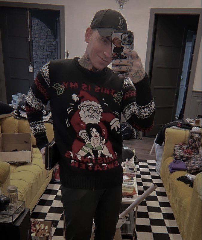 i light the fireplace to burn up santa’s face