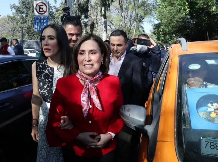 LaJornada's tweet photo. Tribunal echa atrás absolución de #RosarioRobles por la 'estafa maestra'

La Auditor��a promueve amparo contra fallo que impide nueva pesquisa penal.
La ex titular de #Sedesol estuvo presa por el desvío de 5 mil mdp en sexenio de @EPN.

https://t.co/IH5QT31cOa https://t.co/mzH6YTkD97