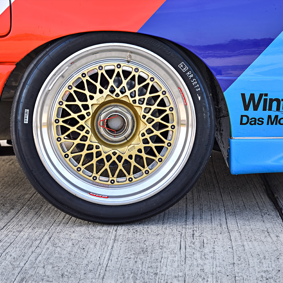 BMWKrishnaAuto's tweet photo. In the '80s, Johnny Cecotto's BMW M3 E30, a speed icon, became his personalised masterpiece. Embracing the fervor of passionate fans, he transformed every race into a canvas of style and speed.
#TalesOfIcons #BMWStories #BMW #BMWIndia https://t.co/jKVZdCwgnS