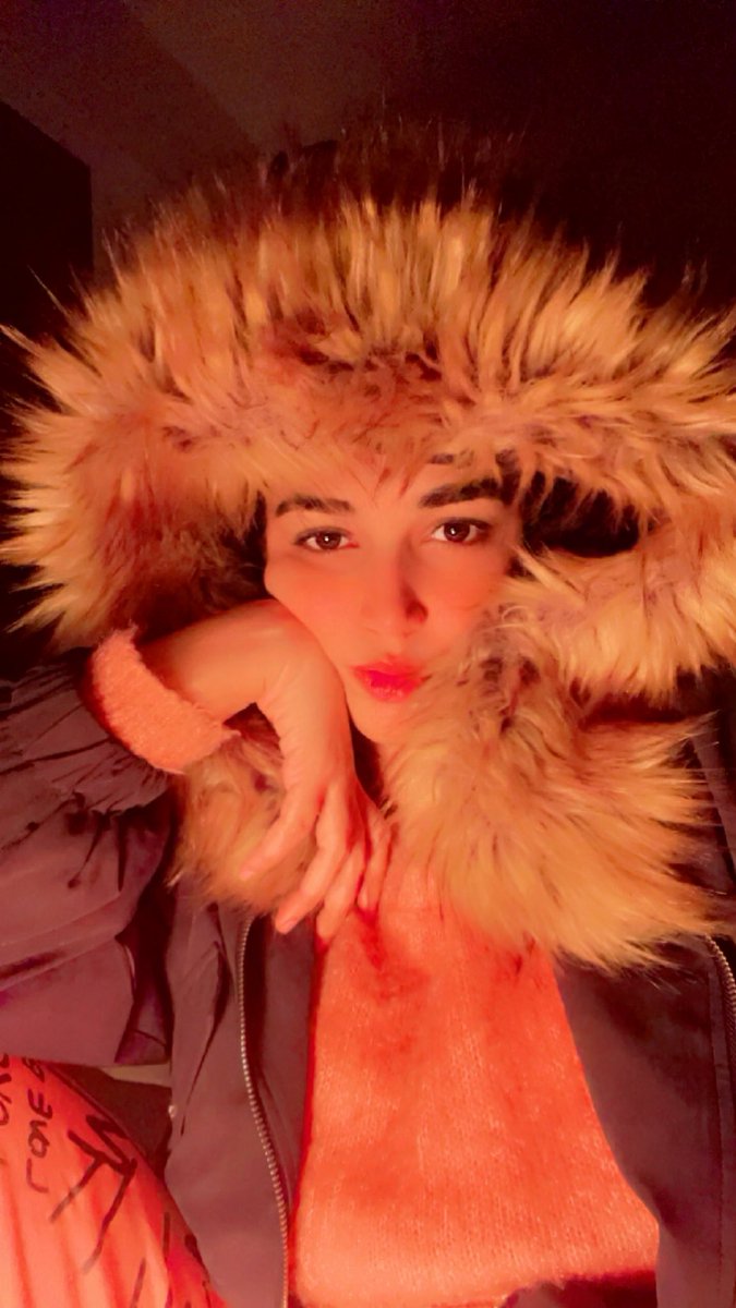 Sara khan tweet media