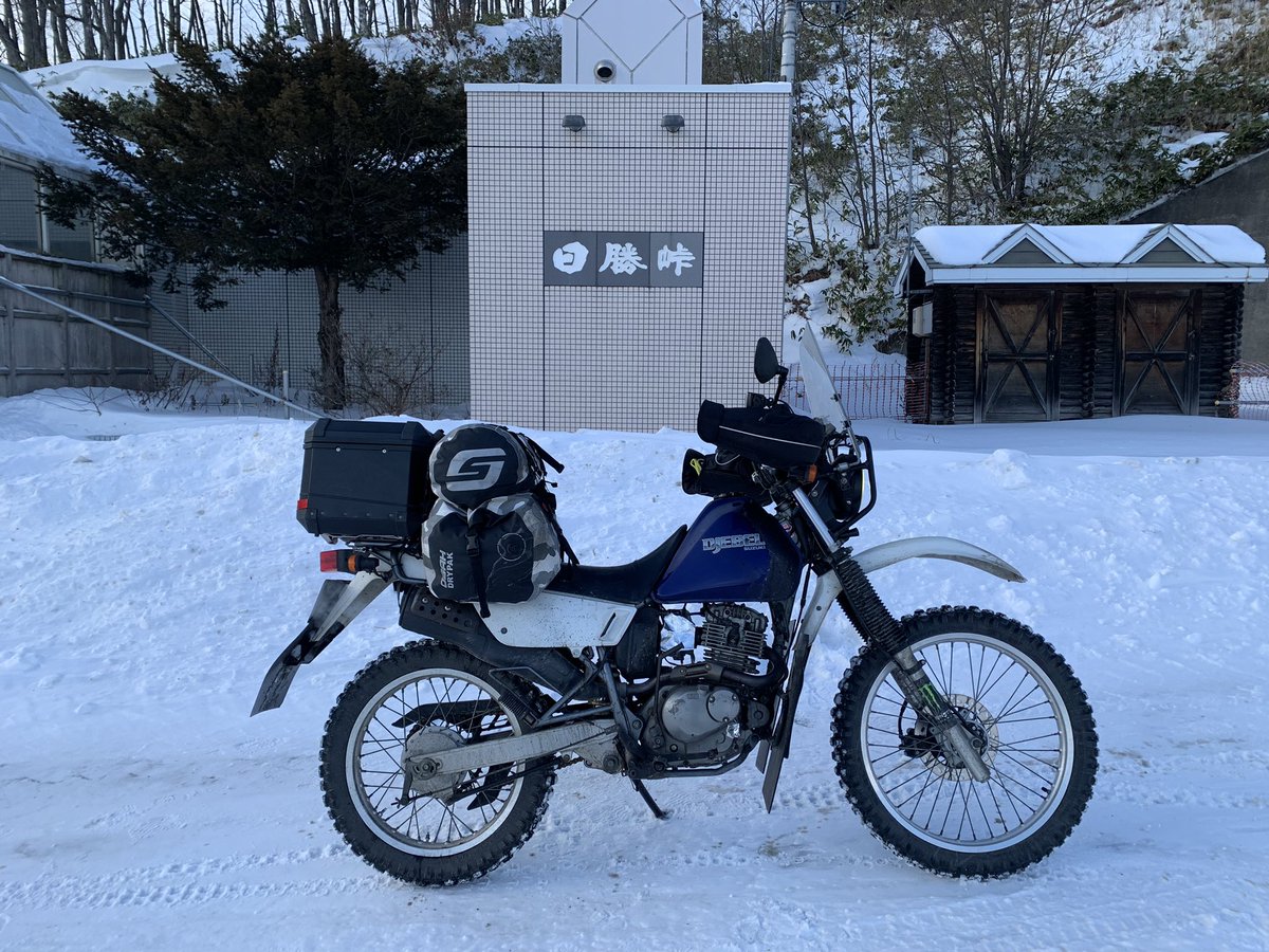 urushi420's tweet photo. 今年の日勝峠は雪少なめ https://t.co/OHnlSWxSnc
