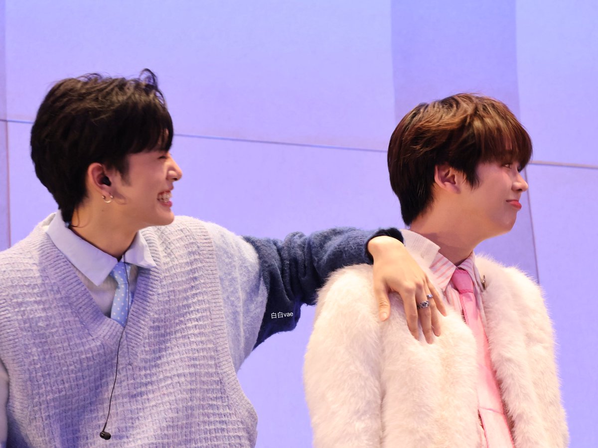 bibi92951278's tweet photo. 231223 SantaEarth Hongkong FM
@Ppsanta @cooheartt 请一直爱下去吧！
#SantaEarth 
#SantaPP
#cooheart 
#ChristmasMiracleWithSantaEarth https://t.co/OOkTexfC2f