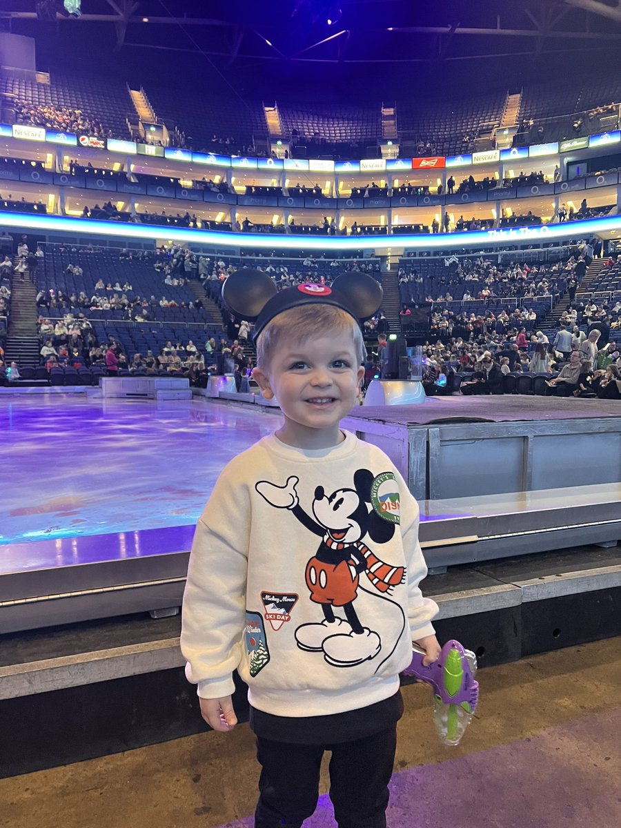 #DisneyOnIce