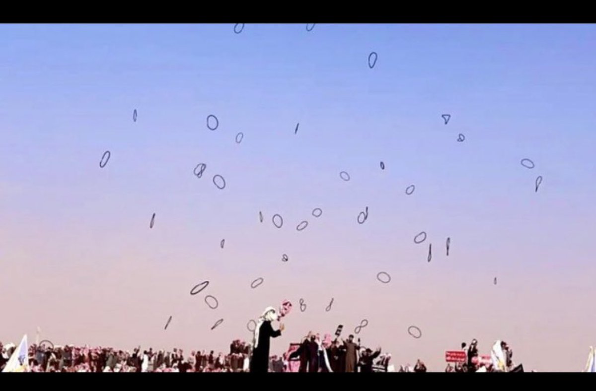 m_alshi7i_'s tweet photo. @F_BinHithleen @kka080 منهـو  يمـر لاتنـشـدونـه ليـه داخ 
ولاتشرهون ان صـار بلسانـه ثقـل

( شمّر ) فعوله غيّرت حال المناخ
 كلٍ  يقـول إنّ السماء تمطر عقْل .

#باشات_شمر 
#مجلس_الصياهد https://t.co/2Hb2bSYK0z