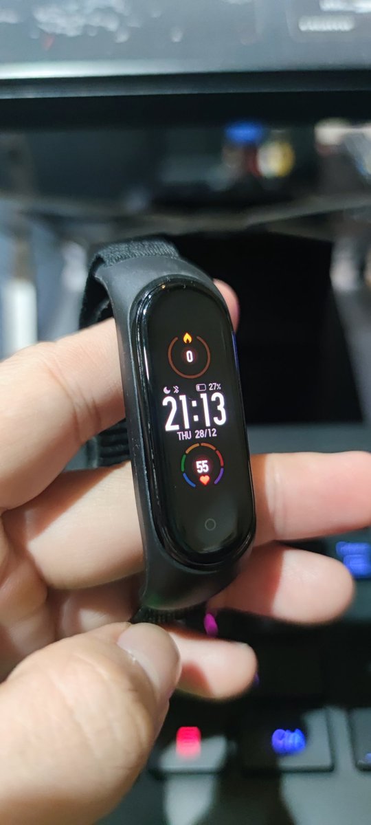 Gw mw giveaway smartwatch mi band 4. Preloved gw, gada masalah, msh mulus, cuma gada kotaknya aja. Ge ganti ke huawei gt 4
Caranya cuma follow gw dan RT+like twit ini
Nanti gw umumin di awal taun, buat hadiah

Goodluck ya