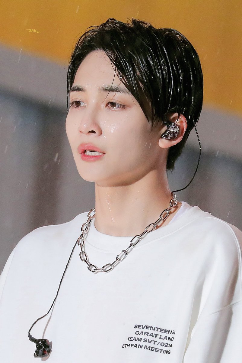 흐부부붕..
흐랴랴랴...얼굴이조음 
방심하면 곤뇽. 순두부 페이스. 가되다...