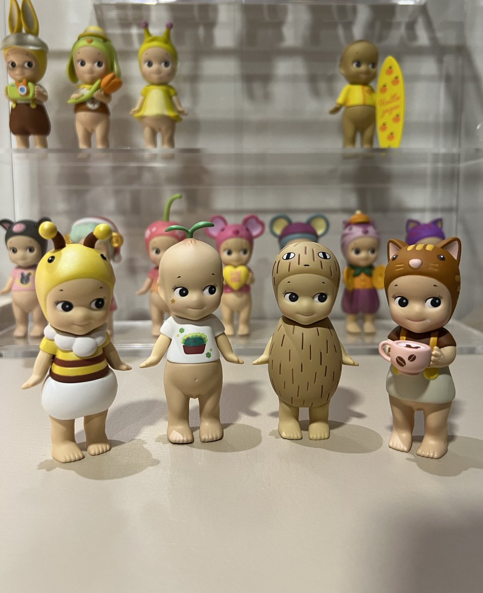 my fave bebis 😭 🐝 🌱 🥜 🐱