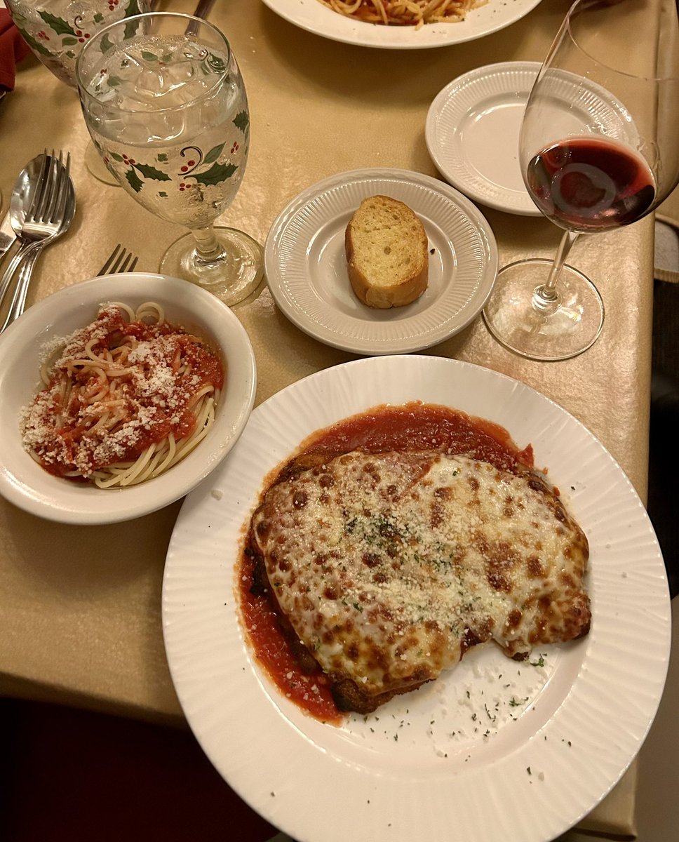 Chris_Hepler's tweet photo. @Buccigross Bring an NHL Team to Alpharetta, GA and start with the Parm at https://t.co/sJE3Dg8sTQ https://t.co/kQ4kkE5gL1