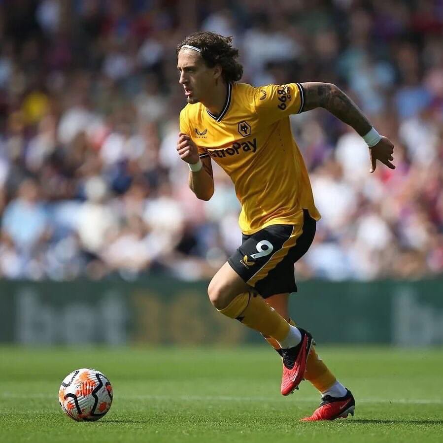 1real_Fletcher's tweet photo. 🚨Breaking: Rangers has sealed a loan deal with Wolves for the Portuguese striker Fabio Silva. 🔵🔵

No buy options included 

#Football #Rangers #Wolves #Fabiosilva #transfers https://t.co/nVmNClrAI9