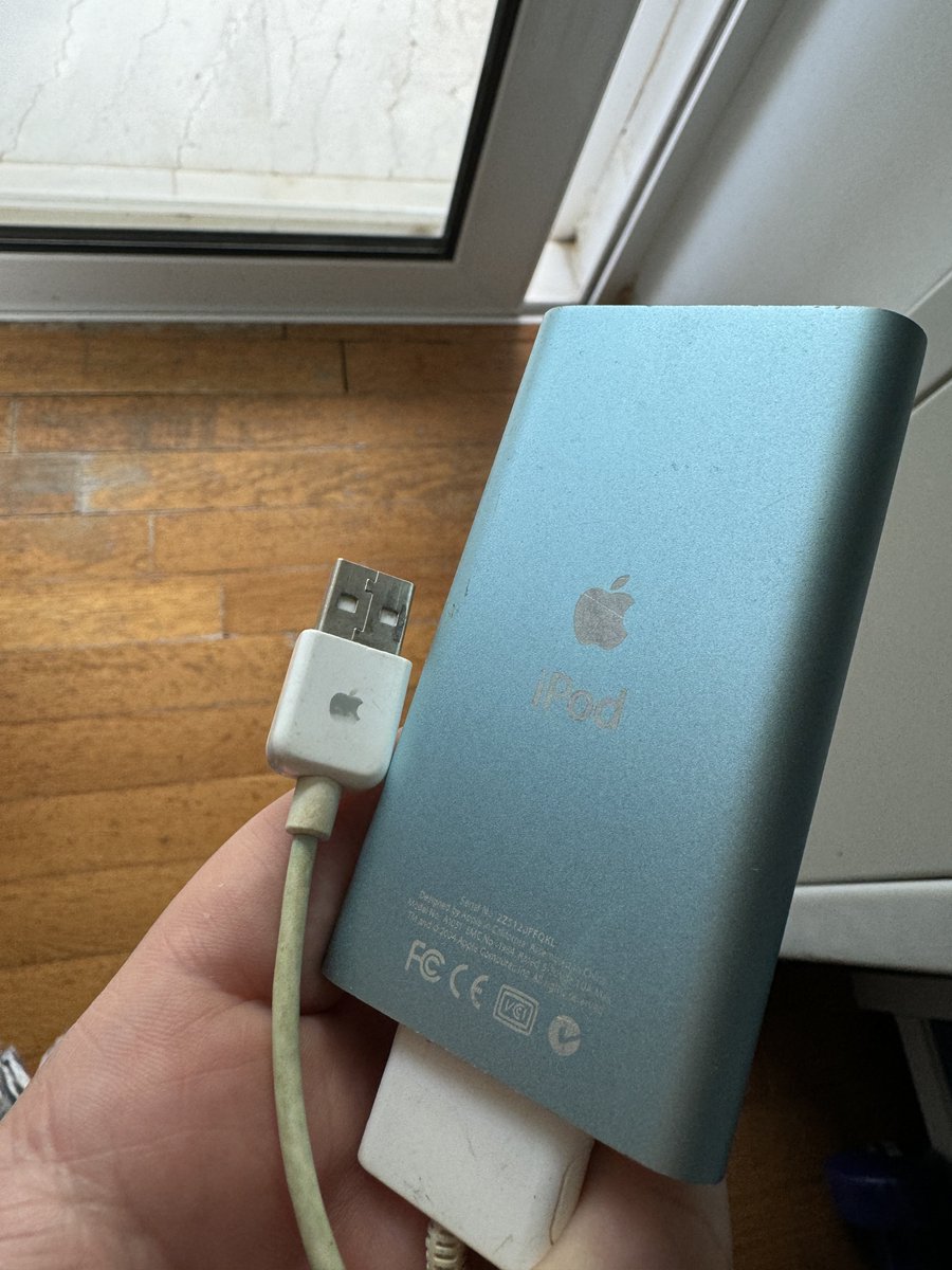 Orange_Scooter's tweet photo. It's alive!!!!
#iPodMini https://t.co/ZSSFhFLj8d