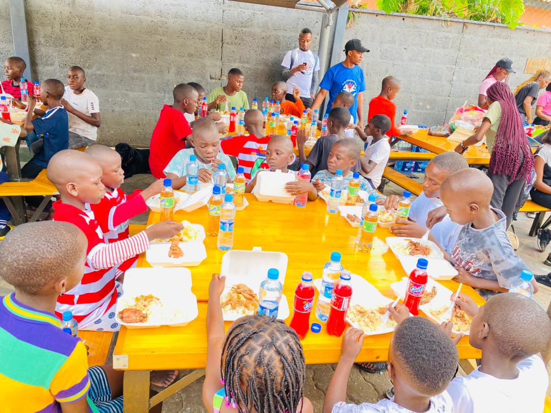 TheGenerationZM's tweet photo. As per our tradition as an organization, on Christmas Day we went to St. Lawrence Home of Hope orphanage where we shared a warm meal with the little ones . Thank you Engravemark printers  and D1018 foundation for partnering with us .
#spreadingloveandhope. https://t.co/NK6XTuWqzy