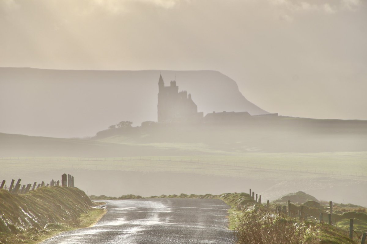 Mullaghmore walk today @barrabest @WeatherCee @angie_weather @Louise_utv @WeatherAisling @SligosBuzzin @SligoFoodTrail @LissadellHouse @WAWHour @wawguide @ExploreMullmore @jemma_dolan @Bigpaddy2 @mooney_daw @SMcCurdyArt @Failte_Ireland @GoToIreland @discoverirl @sligotourism