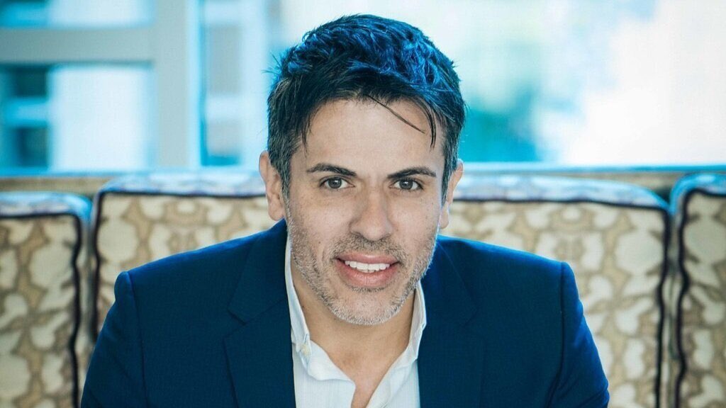SteveGutzler's tweet photo. Excited to #coach CEO Edwin Arroyave’s Leadership Team of Skyline Brinks Home Security TODAY! Special prayers to his wife Teddi Mellencamp Real Housevives of Beverly Hills as she recovers from her surgery. #LeadershipDevelopment #PositiveFaith ✨ https://t.co/3pnpuBz3x3