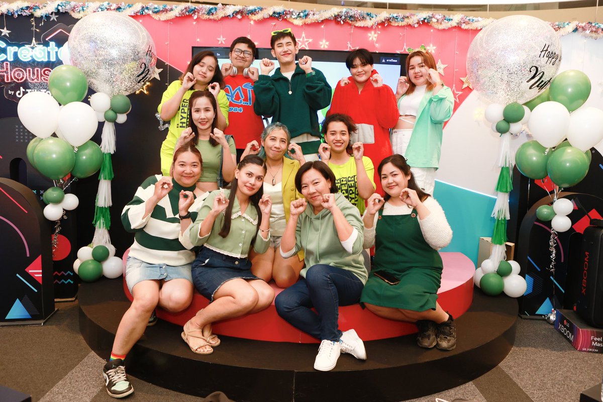 jinniiezzeiei's tweet photo. ขอบคุณพลังงานดีดีโมเม้นต์ความสุข 💚
ขอบคุณมิตรดีดีทั้งเก่าและใหม่☺️💕
ขอบคุณผู้สนับสนุนทุกท่านที่จัดงานดีดีแบบนี้🙏🏻
ขอบคุณที่ได้เป็นส่วนหนึ่งในช่วงเวลาดีดี💚🥑🦖
#27ปีnutderfirsttalk
#NUTDER
#Nutderfirsttalk
#บันเทิงTiktok
#CREATORHOUSEBYTIKTOK
@_nutder @NutderOfficial https://t.co/lWuPiRSQZV
