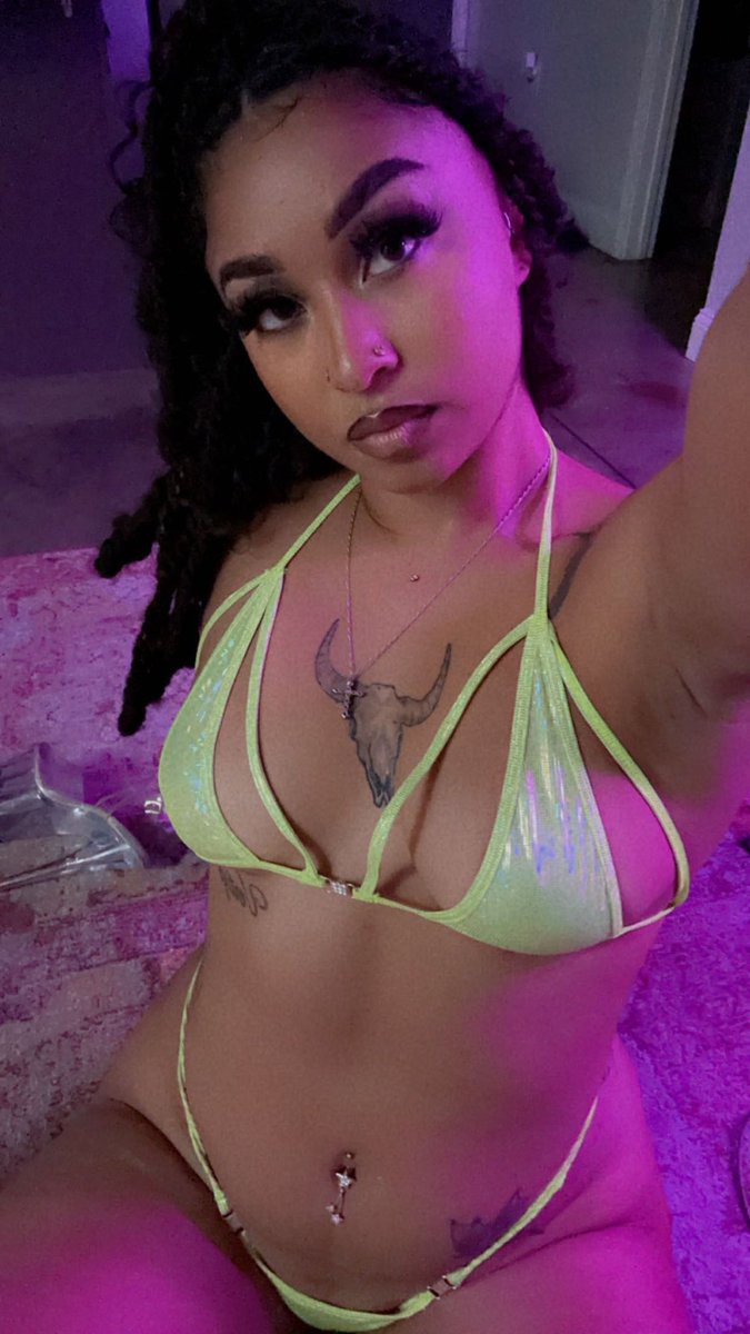 kaylaaveronica's tweet photo. Stop missing out on me 💗 I post everyday 😇 https://t.co/9xZxeDL6s9 https://t.co/FOSUE6LMRI