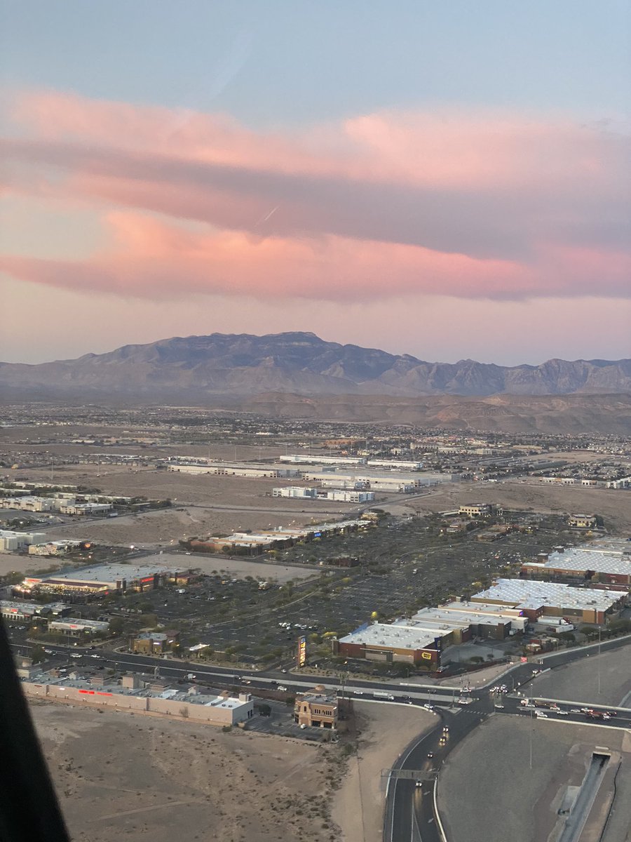 KCRAKelly's tweet photo. Cotton candy skies from #Sky3๐ #lasvegas #newshelicopter #newschopper @News3LV https://t.co/YWGUZ2EnEB