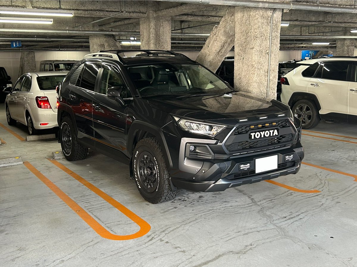 masamas40534926's tweet photo. 決めた!1.5インチUPにしとく!
敢えての低めワイド系カスタムを目指す!
#rav4 #offroadpackage #bfgoodrich #blackrhino https://t.co/4OxncM6hZI