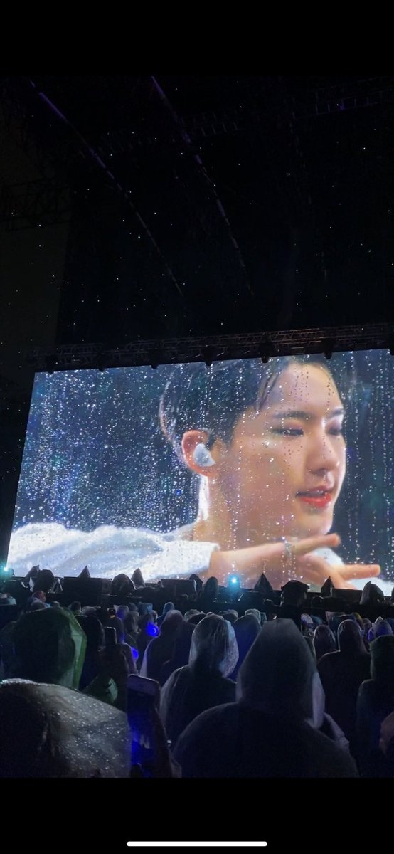 urhappiness_JOY's tweet photo. tepat satu tahun lalu #betsinjkt and the legend profile picture xixixixi 🦥 https://t.co/N4szGhRVcK