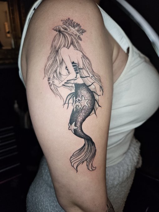 My new tattoo 🥰 https://t.co/PzsxYGWjnA