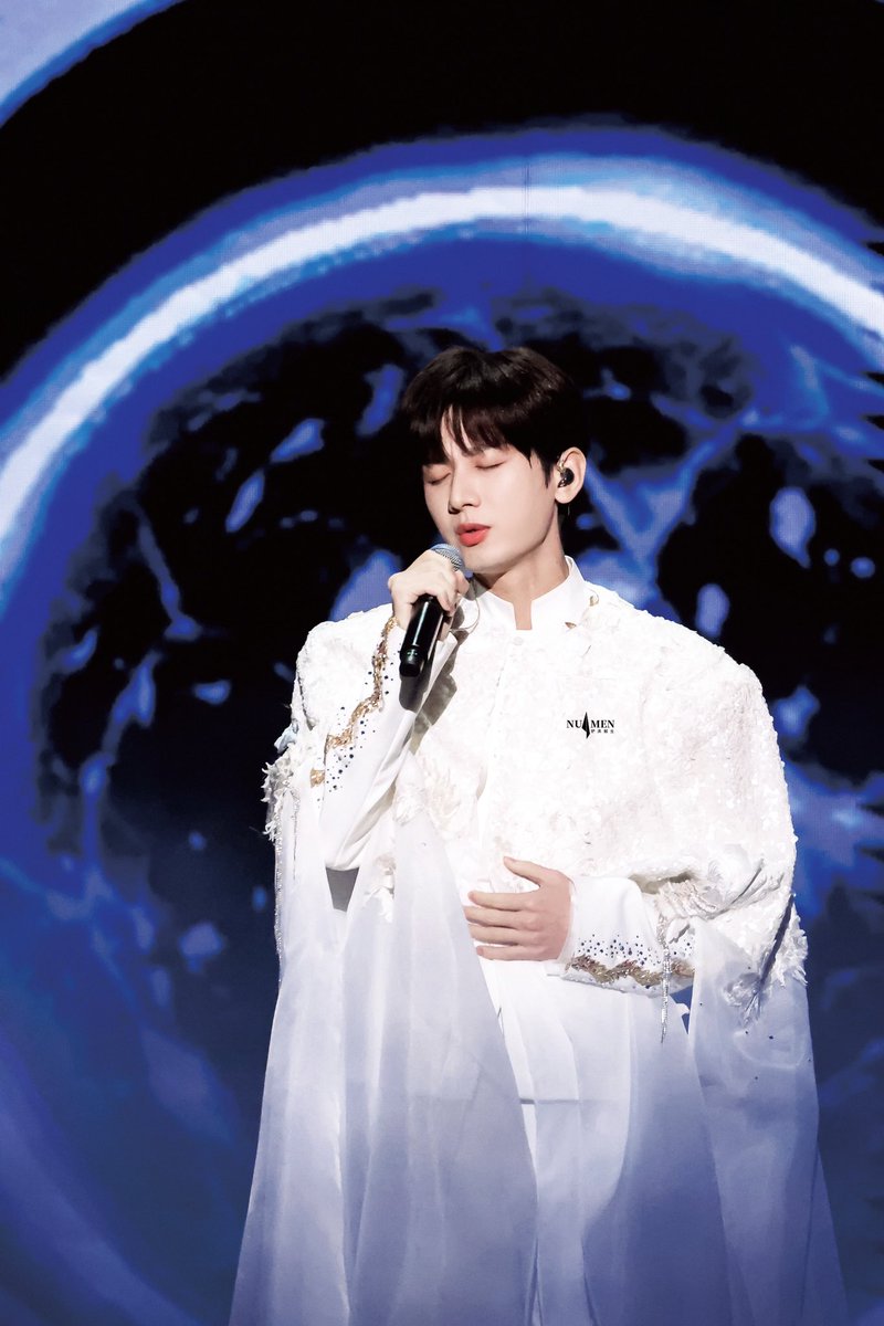 NuMenChengYi's tweet photo. 12028  抖音美好惊喜夜-唱歌🎤

#ChengYi 
#成毅 https://t.co/MQuIt1DnKk