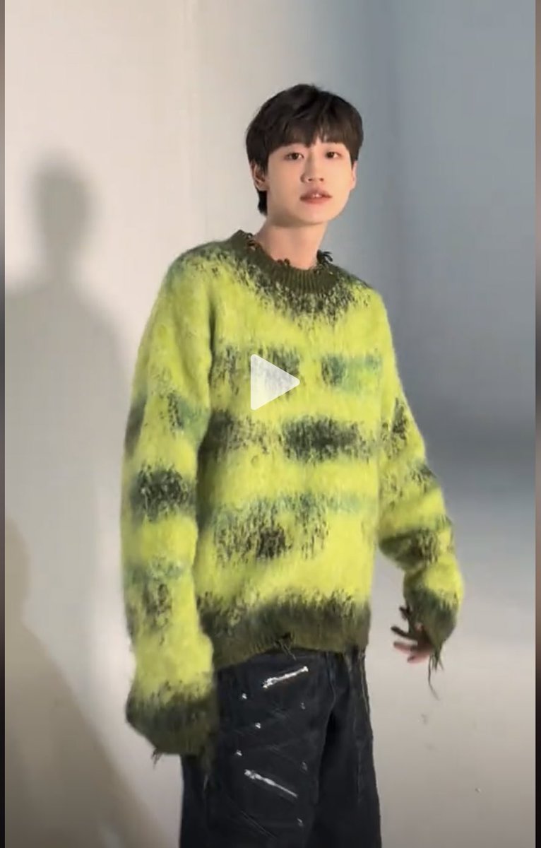fansclub_ak's tweet photo. ✨Back Off · Video Challenge in Douyin ✨

1⃣️Collab Video with Santa
https://t.co/HvculzDsPd
2⃣️AK Solo Video
https://t.co/E4UvxRdCpv
3⃣️Solo Video Blooper
https://t.co/t9wXgMbN9T

#AK刘彰 #LiuZhang #หลิวจาง #Akira #AKLưuChương https://t.co/Zo7kjcFNtL