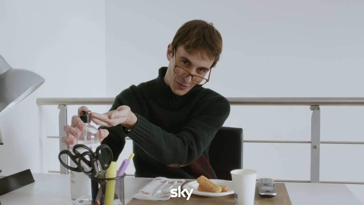 SkyItalia's tweet photo. Come se la sarà cavata @stanga_mattia nel nuovo episodio di #Ale4Ristoranti?​
Siamo curiosi di sapere cosa ne pensa @BorgheseAle 👀​
​
Scopritelo nel nuovo episodio di #StangaInTheSky sul canale YouTube di Sky https://t.co/jy2aKAAY7z