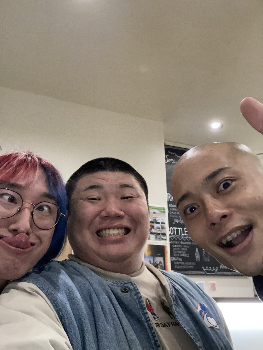 fueramunenanda's tweet photo. YAPOOLの風太くん主催の音楽と芸人の融合ライブ！！出させていただきました！！
みんな命かけてるのがメチャクチャ伝わってきた！！カッケェーー！！！
明日はR1！おねしゃ！ https://t.co/ODPRf8mEUl