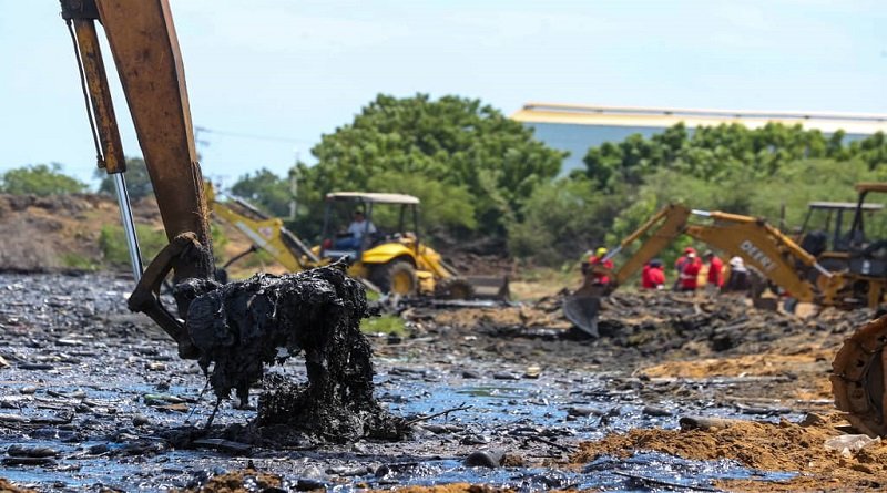 Recolectan más de 134 mil toneladas de desechos sólidos en el Lago de Maracaibo goo.su/dLNH