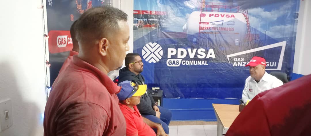 jesusmarcanott's tweet photo. Nuevas acciones y métodos ordenados por nuestro Gobernador @luismarcanos junto al Sistema 1X10 del Buen Gobierno del Pdte. @NicolasMaduro
Cerramos este #2023AñoDeVictoria y recibiremos el 2024 con más proyecciones y eficiencia en este importante servicio del Pueblo.
🚛♨️👨‍👩‍👦🏘️ https://t.co/BUUQ7CGcu2