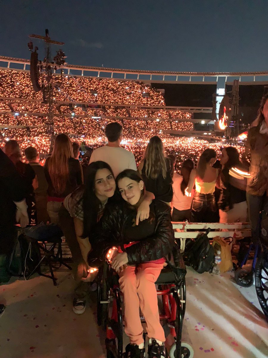 ialions's tweet photo. Desde el 1er recital juntas (que era lo q mas disfrutábamos hacer) hasta el último. Y como decia tu cancion fav; 
“I'll be living one life for the two of us” Te prometo que lo voy a hacer.

Te amo para siempre hermanita, y te voy a extrañar toda la vida, no te das una idea cuanto https://t.co/11sq9MmqU0