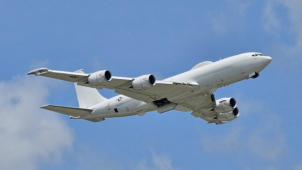 NAVAIRNews's tweet photo. #GetRealGetBetter in Focus: Our Airborne Strategic Command, Control and Communications Program Office is slashing E-6B Mercury modification times

🔗: https://t.co/C9sd5khl6a https://t.co/j5kZIMEMY1