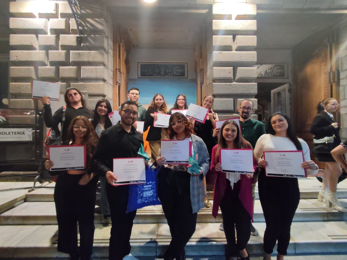 🌋 Este año participamos en el Festival Volcán Estudiantil, y la premiación se llevó a cabo en el Teatro Nacional. Felicitamos a los participantes que se destacaron por su creatividad y por #JamásDetenerse.