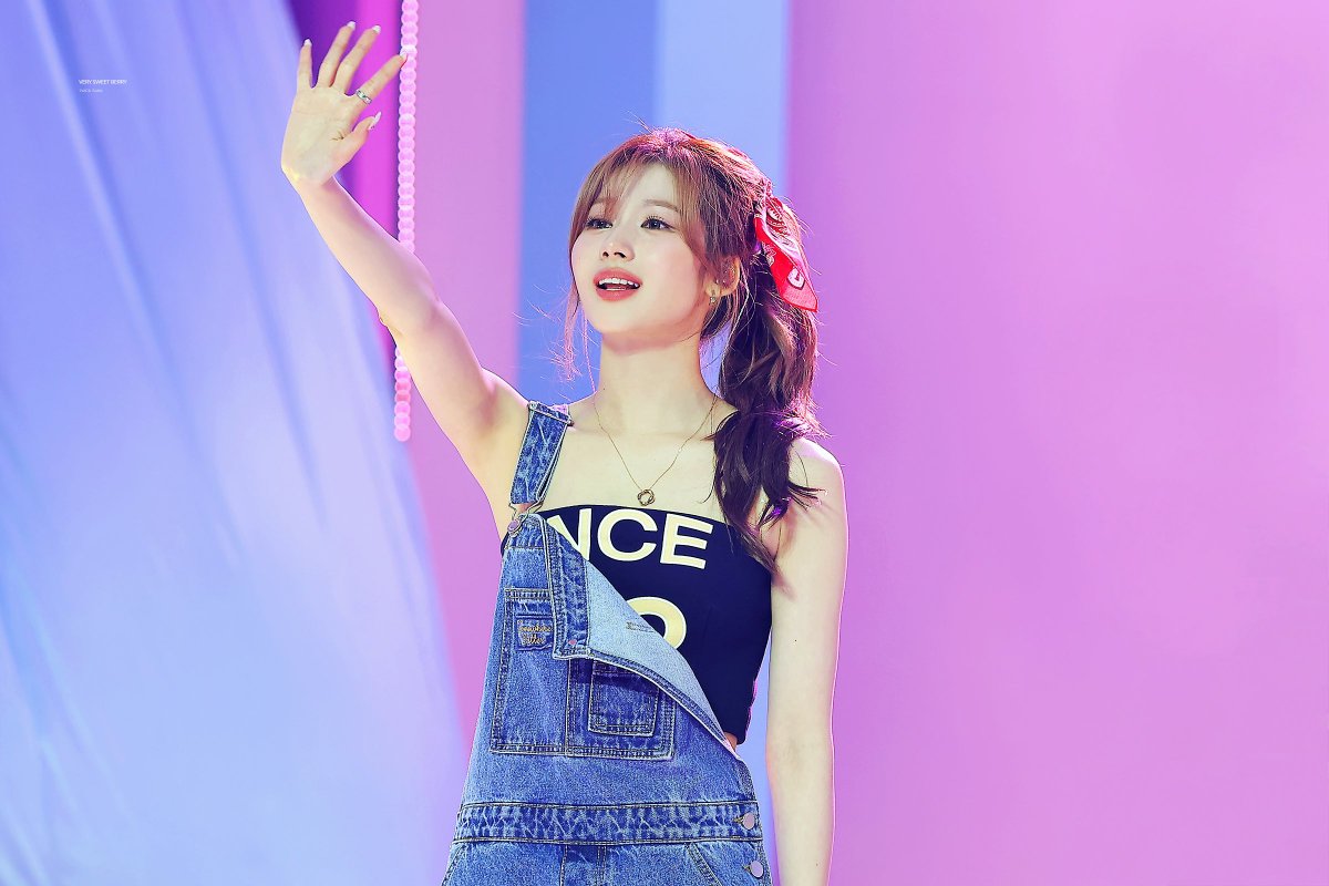VSB_1229's tweet photo. 생일축하해~~🫶🏻

#사나의_27번째_겨울이야기
#SharmingSanaDay
#트와이스 #TWICE #사나 #SANA #サナ https://t.co/8KcILRuviw