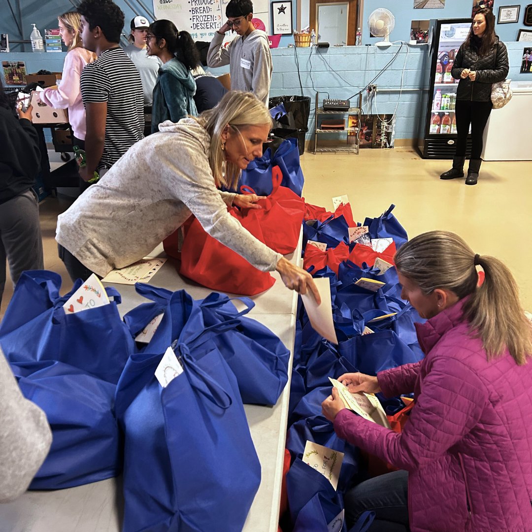 Putting our organization skills to the test...

Sorting through our inventory and making sure everything gets to the right family is a 𝘷𝘦𝘳𝘺 important task!

We are thankful for our volunteers who take on the challenge 🤓!!