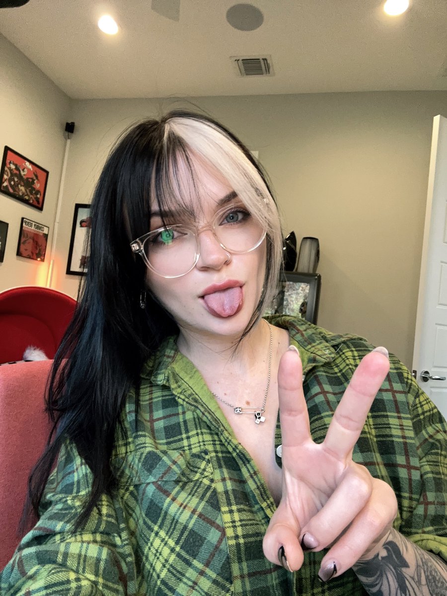 idiotpeach's tweet photo. NOPIXEL DAY 2
Josie Jean Jackhouse is still unemployed and on the streets.

Live now!
https://t.co/v7k3stY2hS https://t.co/RBjWllEFBo