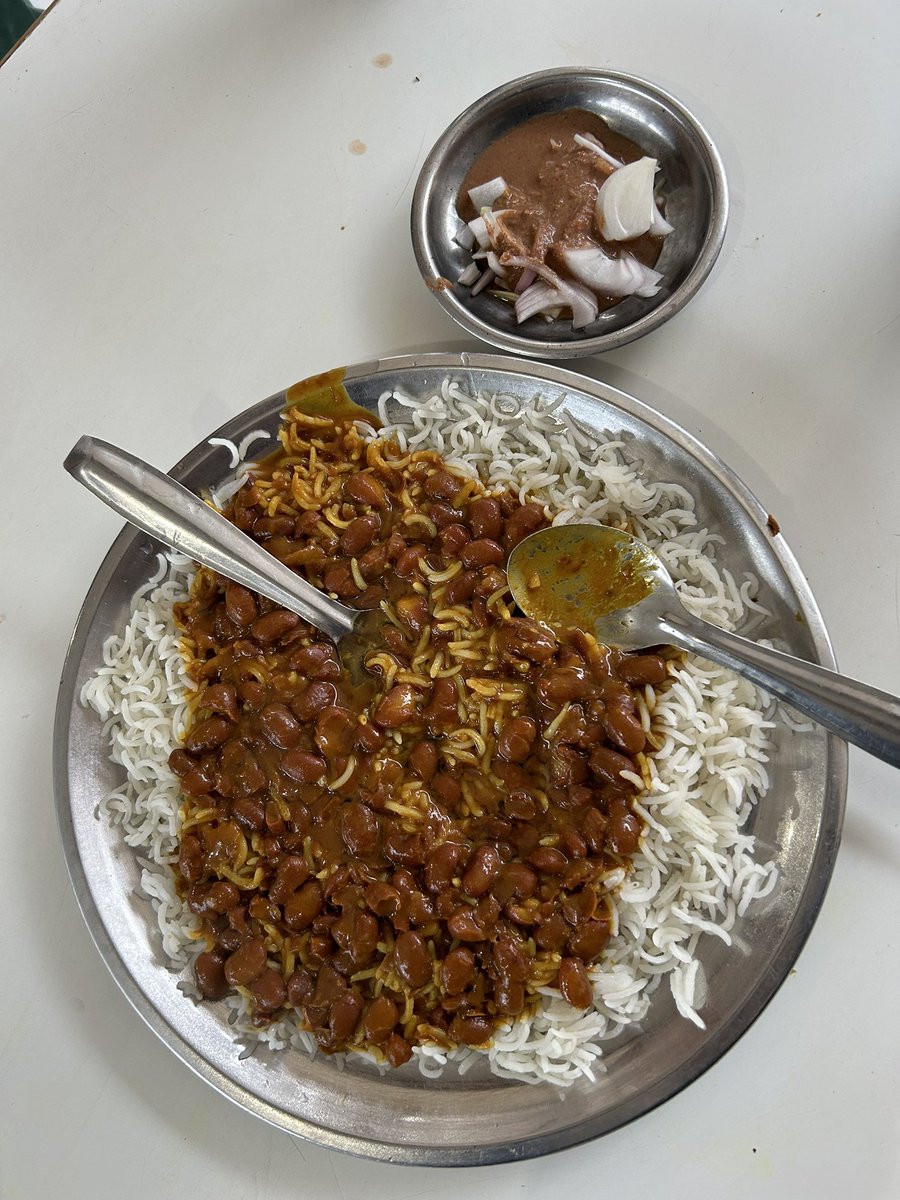 KoshurMalang's tweet photo. In the world full of fast food, #RajmaChawal at #Peerah is an emotion 😋😋 https://t.co/FzWyj703YQ