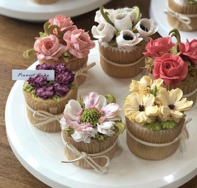chanelkake's tweet photo. pretty cupcakes ♡ https://t.co/r3fxcmcGEo