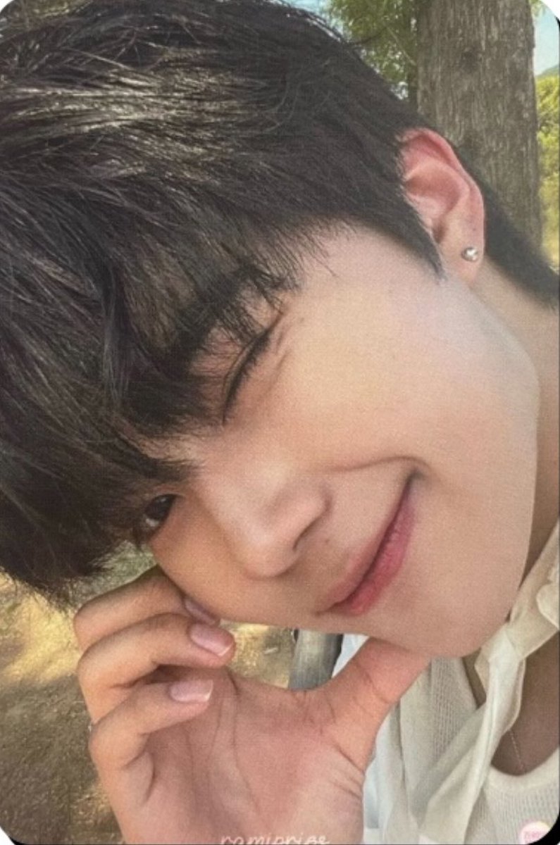 nyamgz's tweet photo. wtb lfs ph zb1 gunwook yits soundwave n melpo ktown4u pleek... can payo rn rn!!! https://t.co/dEHC3cnPx1