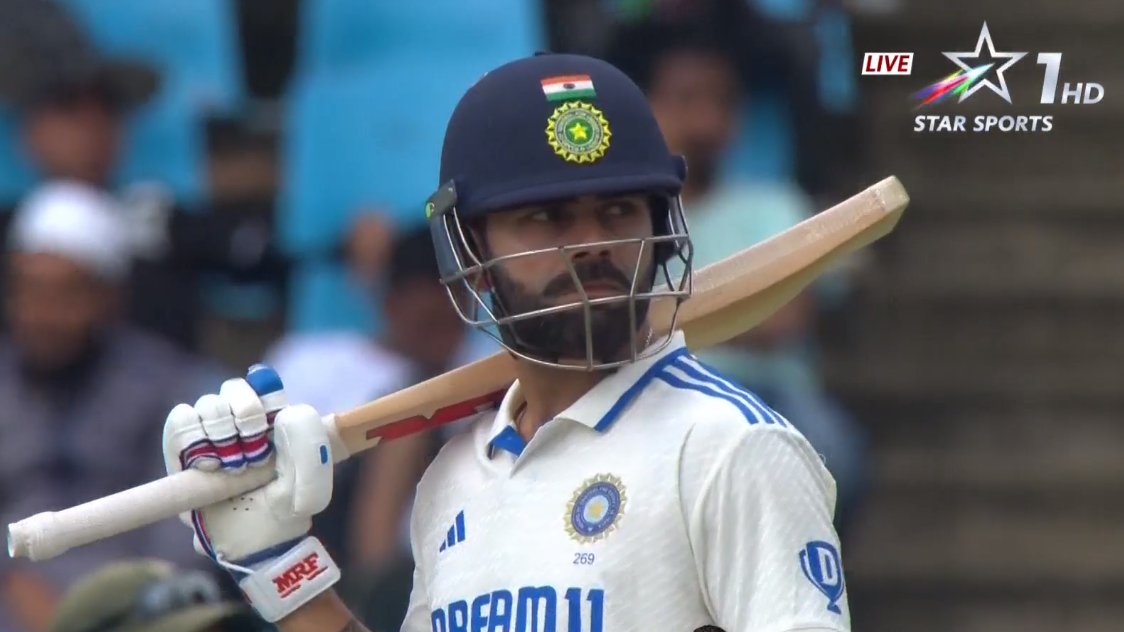 _she_editsss_'s tweet photo. So proud of the way my man is still fighting 
Have said this earlier too, saying it now also
VIRAT IS A ONCE IN GENERATION PLAYER!!!!!!! 

#ViratKohli #ViratKohli𓃵 #INDvSA https://t.co/GwzhjyIGrP
