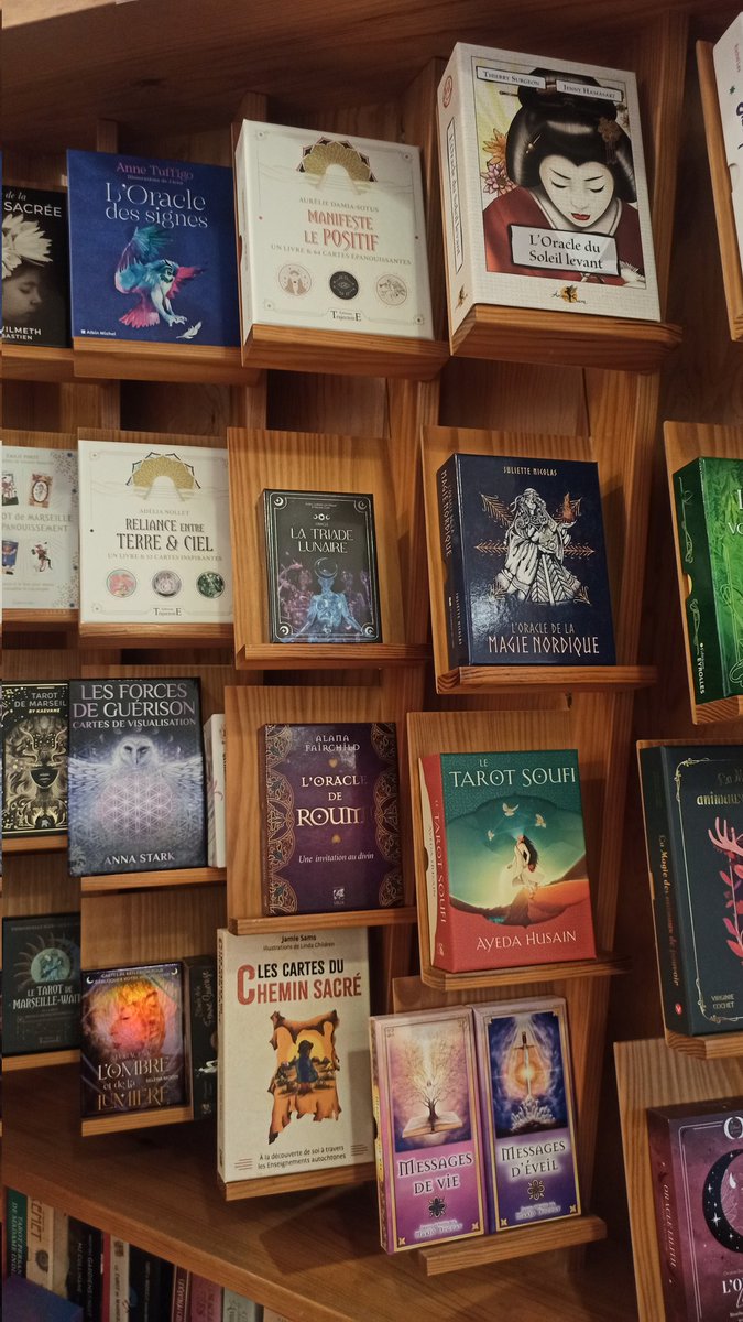 MES NANTAIS !! les premiers oracles sont disponibles à la librairie l'autre rive (près de commerce) !!!!