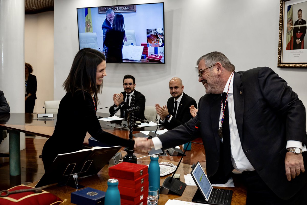 Democrates_and's tweet photo. ✅A Canillo, l’equip encapçalat per Jordi Alcobé treballarà per “les grans potes de la parròquia: persones, territori i turisme”

✅A Encamp, Laura Mas afronta el mandat amb “respecte i energies renovades”, per impulsar “els compromisos adquirits per a Encamp i el Pas de la Casa” https://t.co/g9V2uPNrjH