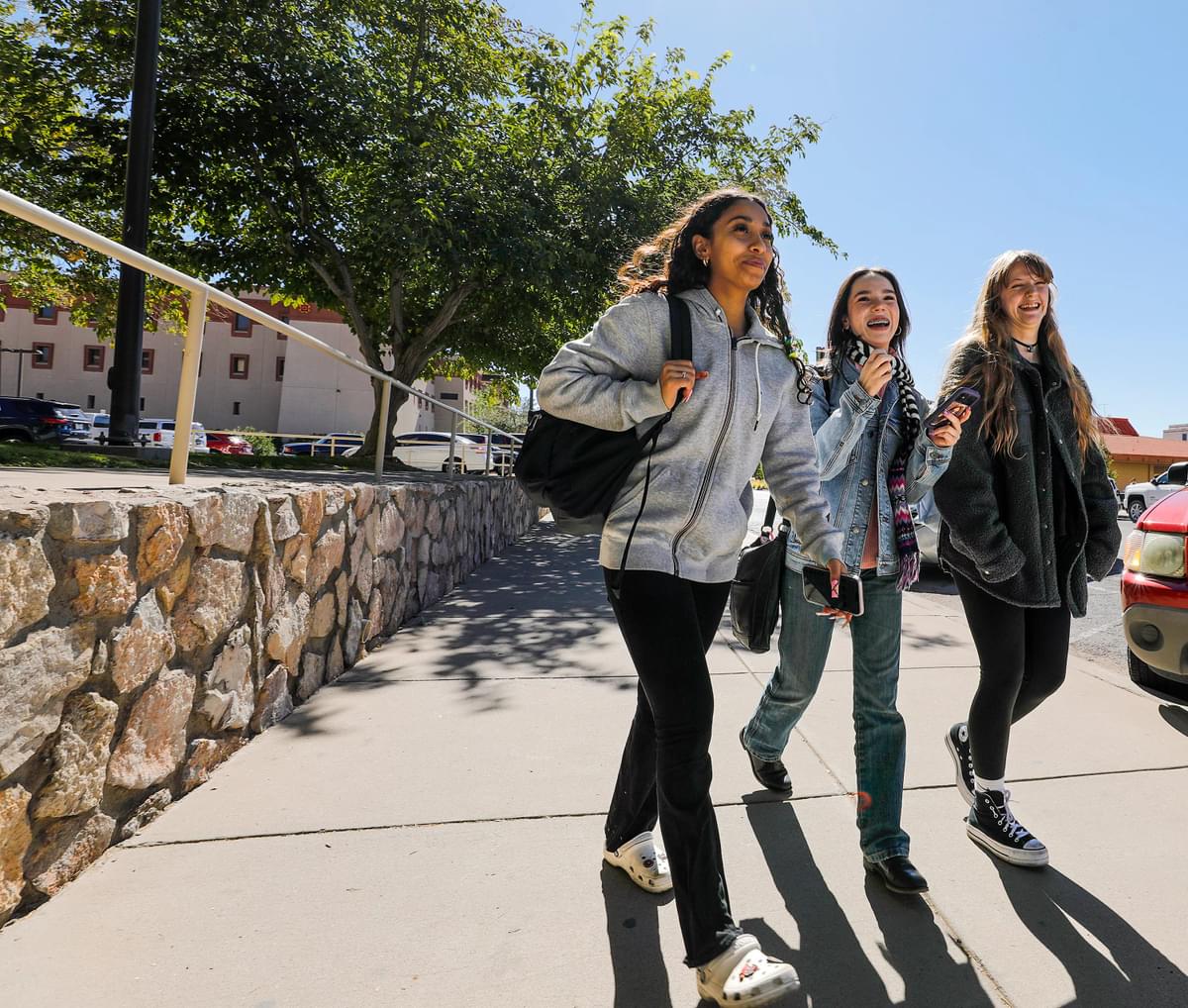 UTEP's tweet photo. You may be eligible to attend UTEP tuition free! You could qualify if your family's income is $80,000 or less, you're a Texas resident and a first-time freshman, returning or transfer student. Apply now for the Paydirt Promise: https://t.co/Qb6jweNxHQ https://t.co/pwRF0ifQq2