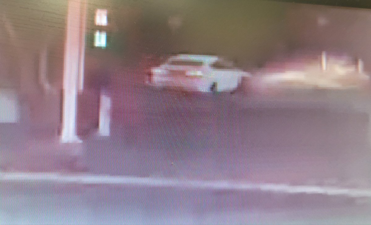RCMPNS's tweet photo. Shelburne RCMP Detachment is investigating an armed robbery that occurred at a gas station on Falls Ln. in #Shelburne. https://t.co/ECF5IFONwW https://t.co/19brxWNxrX