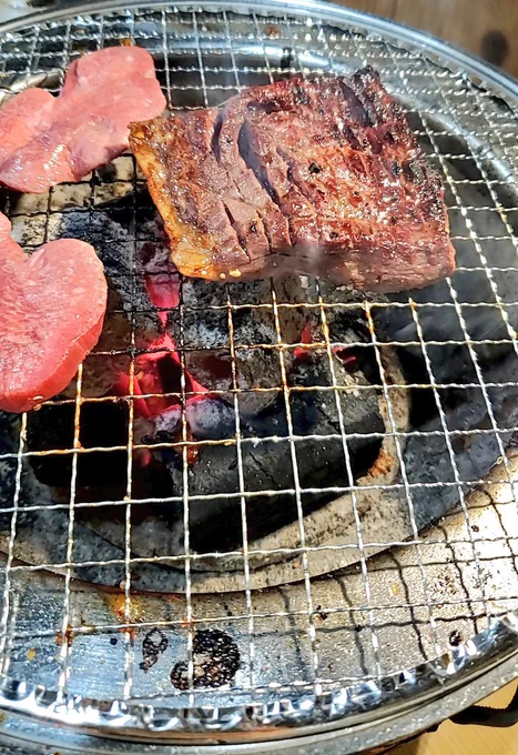残業なかったから肉食った! んまーでした!明日からも頑張るっ