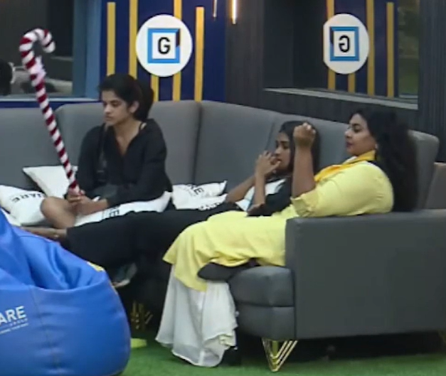 brainteaser_1's tweet photo. toxic gang katharal start

#BiggBossTamil #BiggBossTamil7 https://t.co/7f7MWm7qIg